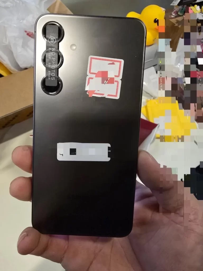 Samsung Galaxy S25+ na skutočnej fotografii