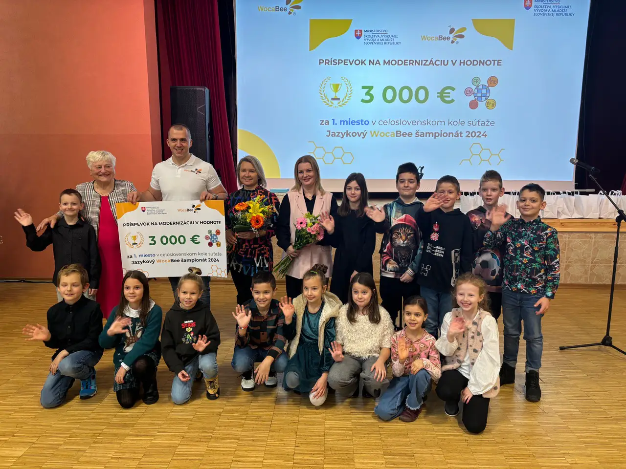 Tretiaci z Vištuku porazili v jazykoch celé Slovensko aj Česko. Pre školu získali 3000 EUR na modernizáciu.