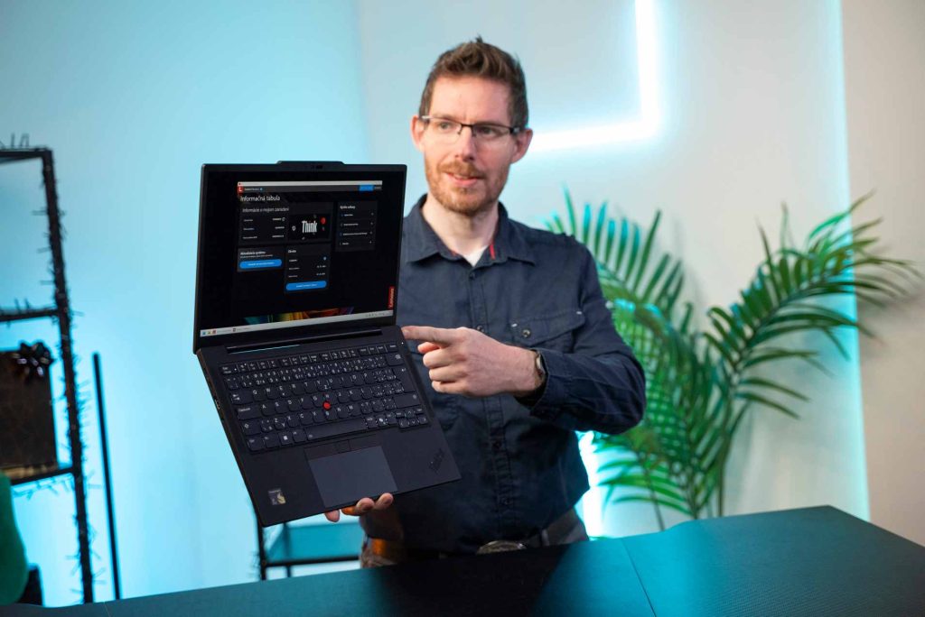 Lenovo ThinkPad T14s Gen 6 Snapdragon