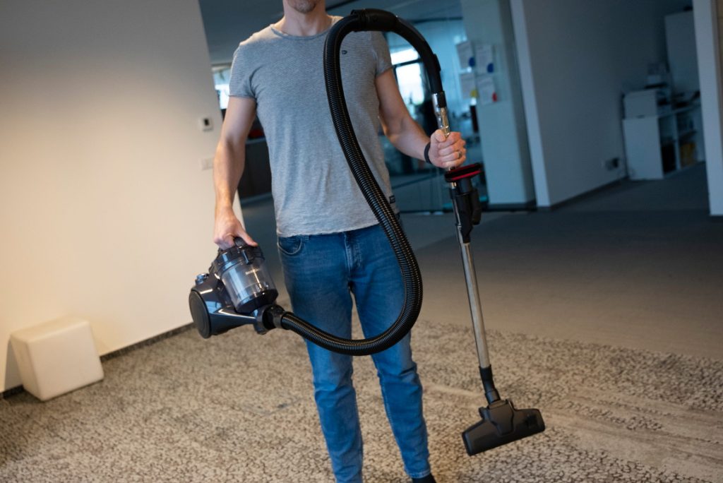 Silvercrest podlahový bezvreckový vysávač