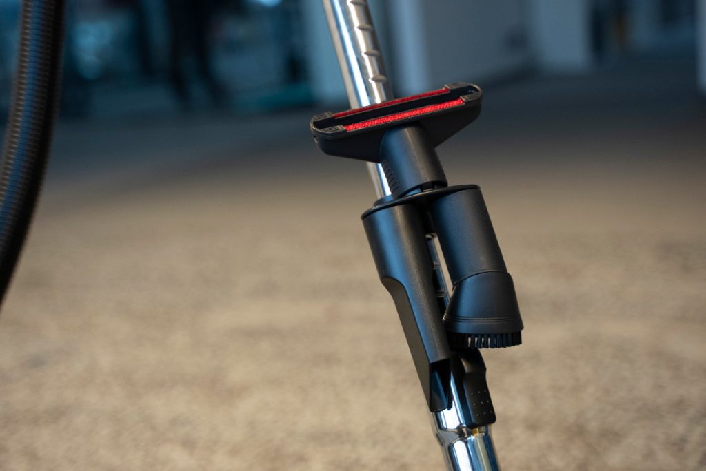 Silvercrest podlahový bezvreckový vysávač