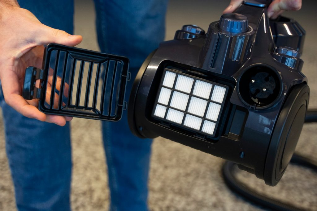 Silvercrest podlahový bezvreckový vysávač