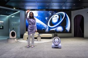 TCL na CES-e predstavilo budúcnosť inteligentnej domácnosti: inteligentné spotrebiče a AI roboti