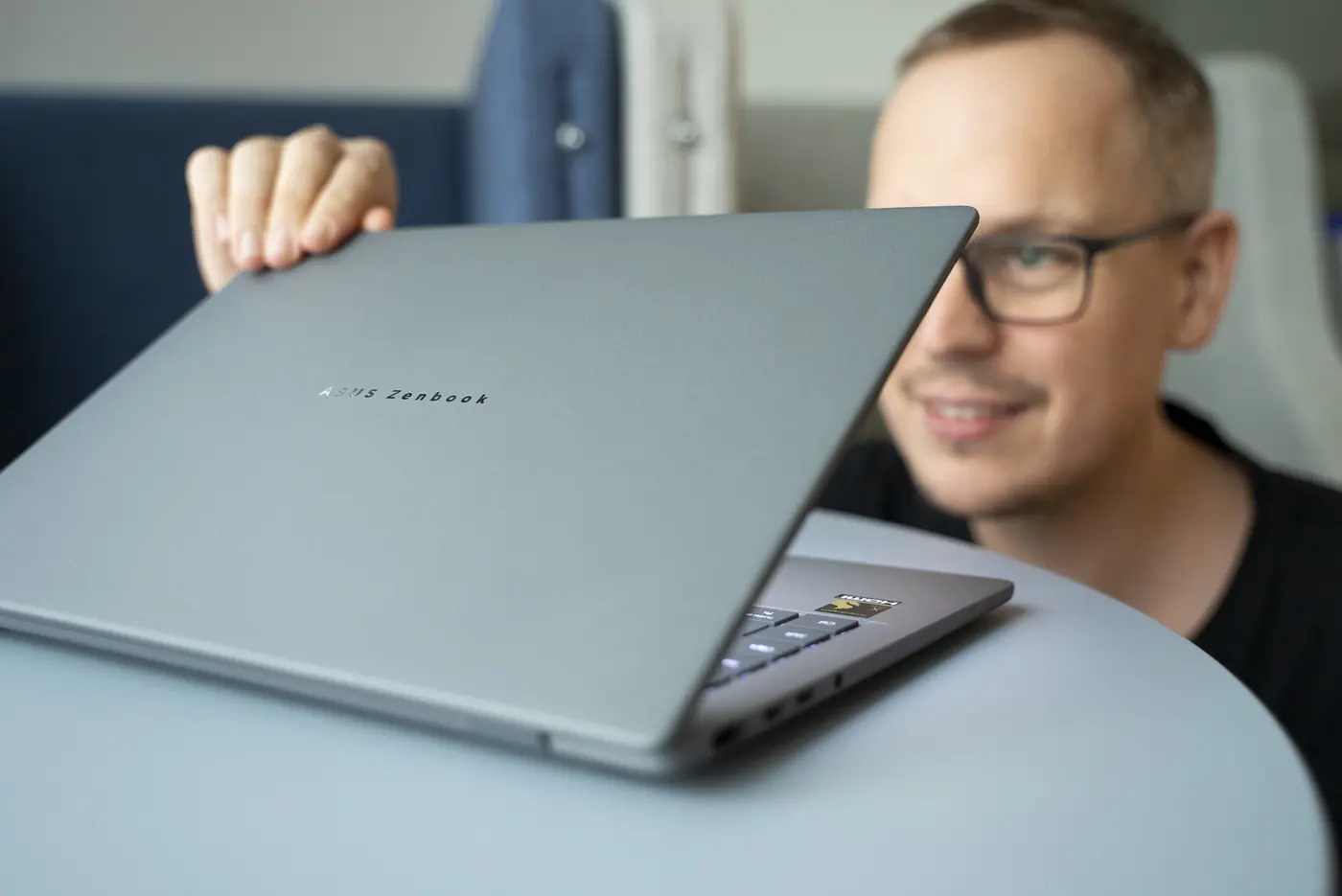 ASUS Zenbook A14: MacBook Air vo svete Windows notebookov (RECENZIA)