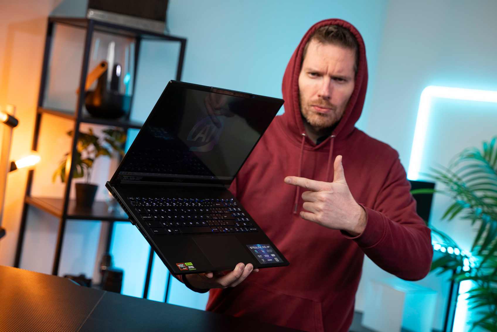 MSI Stealth A16 AI+: OLED a Ryzen na hranie hier (RECENZIA)