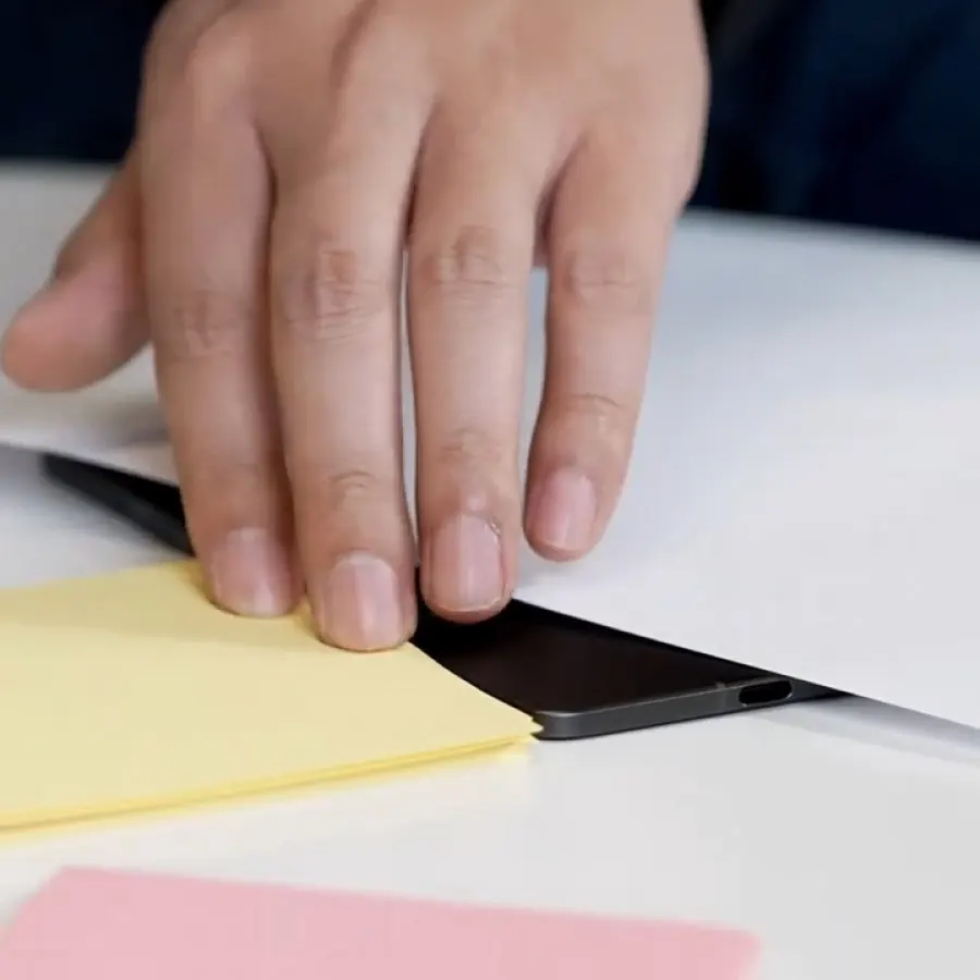 Oppo Find N5 v porovnaní s bežne používanými predmetmi