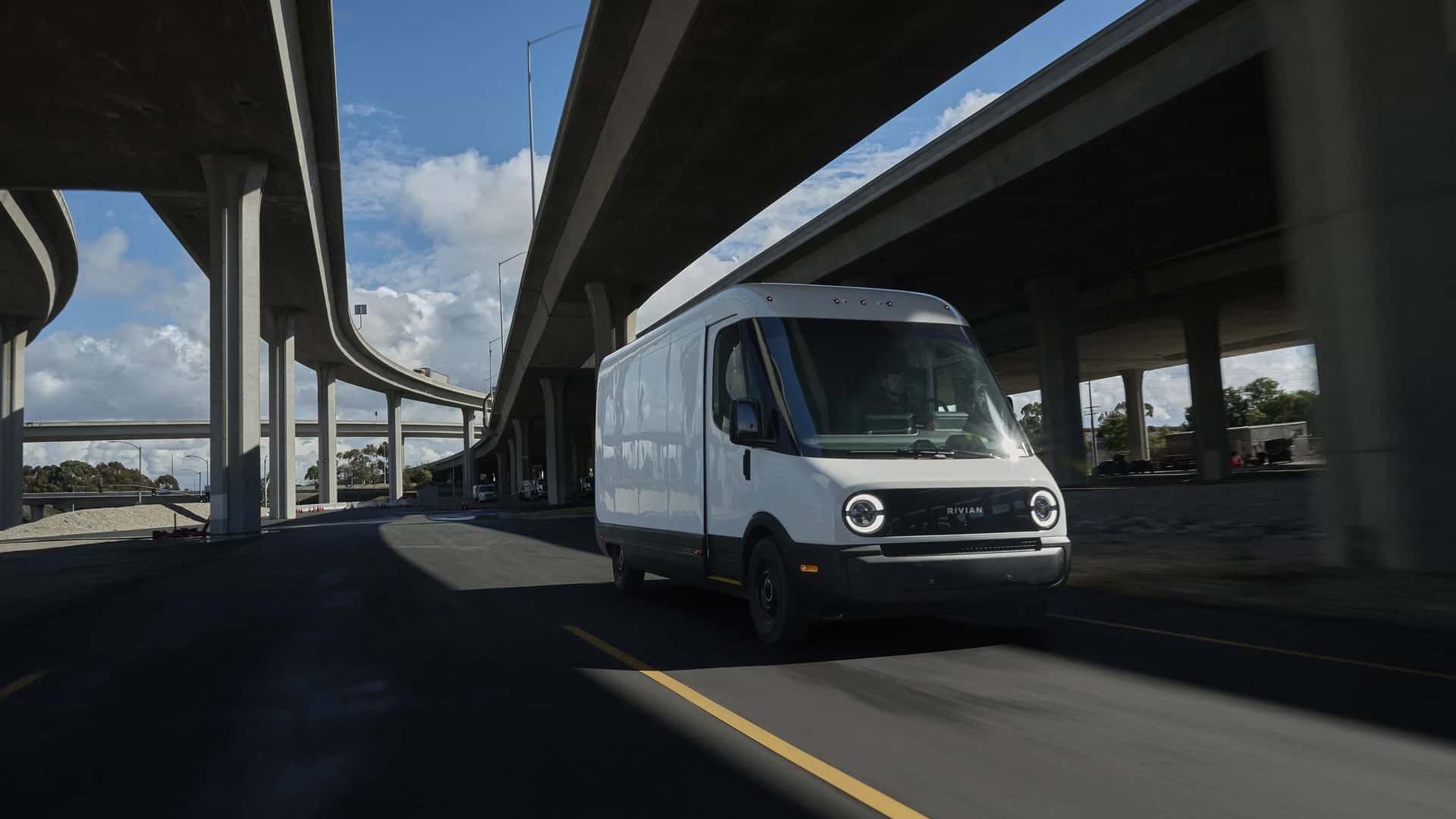 Elektrické dodávky: Rivian prekonal predaje Fordu aj Mercedesu