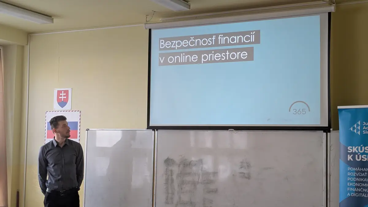 8. február je Deň pre bezpečnejší internet: Ako sa chrániť? Vzdelávanie má začať už v školskom veku