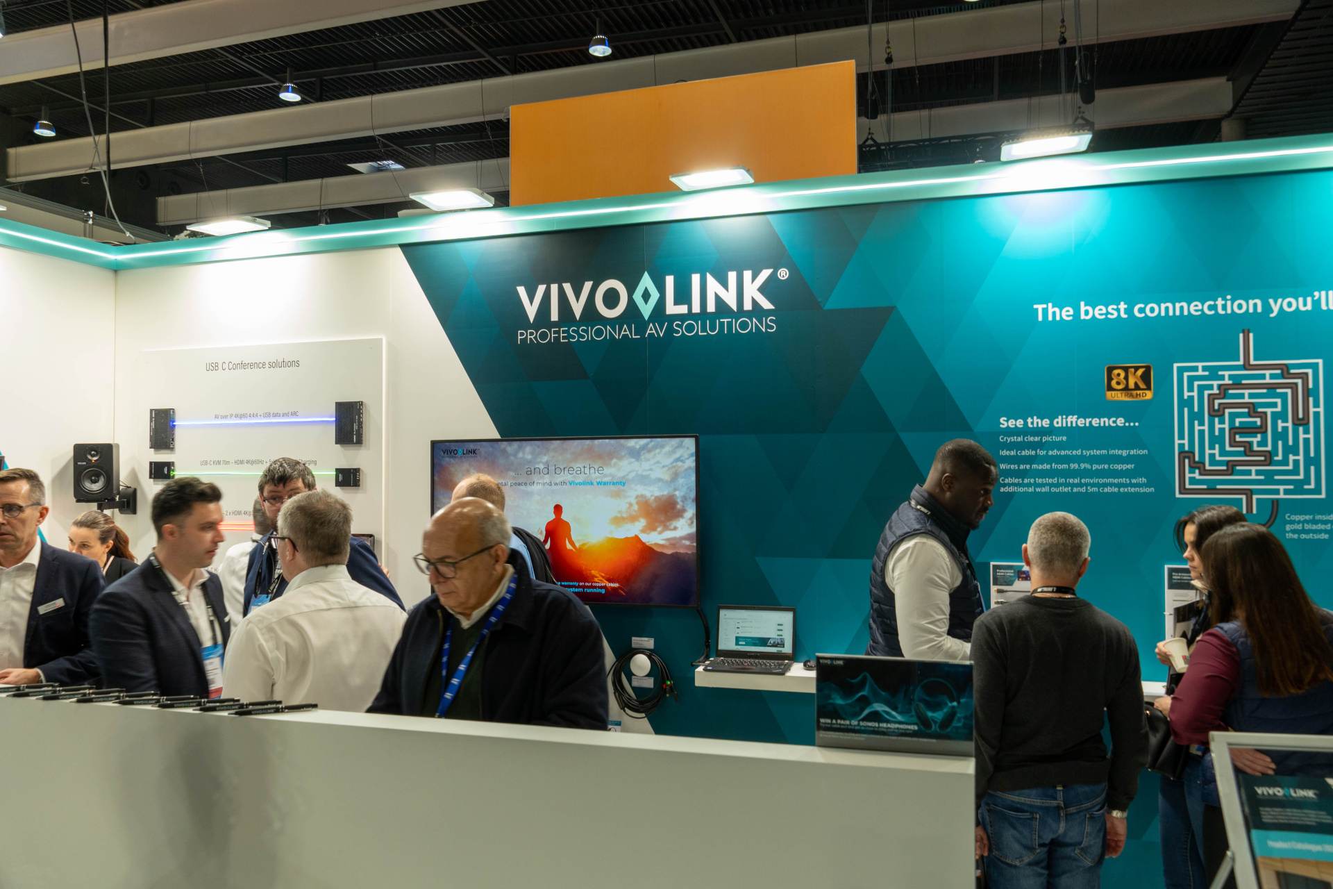 Vivolink: Špeciálne USB-C káble, all-in-one USB-C HUB alebo USB-C Injector na nabíjanie viacerých zariadení