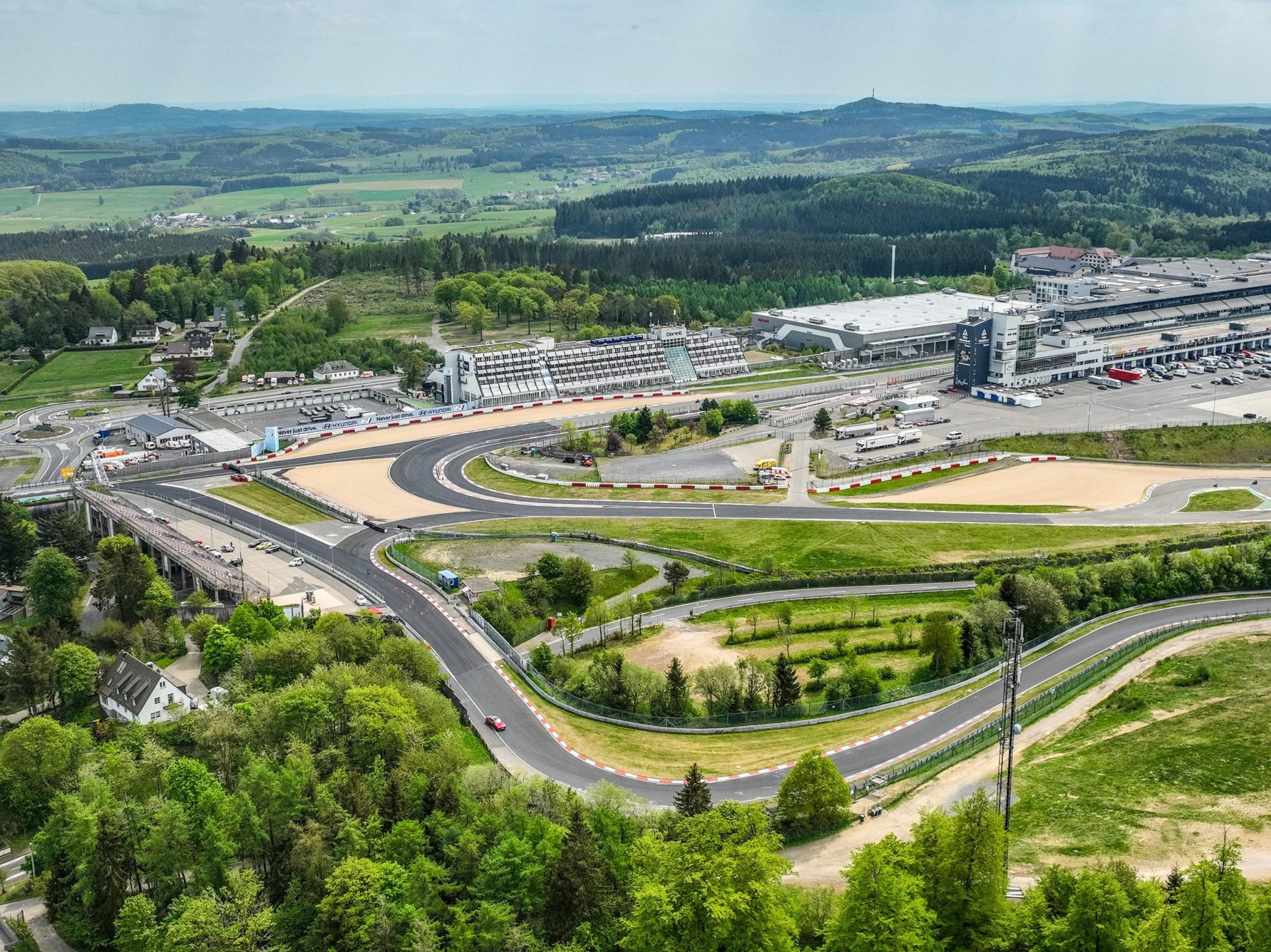 Nürburgring: Vedenie legendárneho okruhu zakázalo motocyklom účasť na verejných jazdách