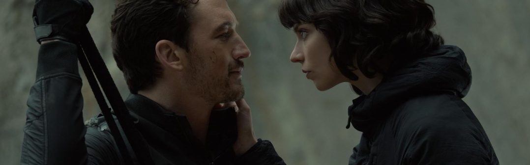the gorge with main character looking himself