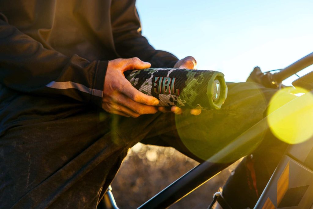 JBL_Flip 7_LIFESTYLE_2