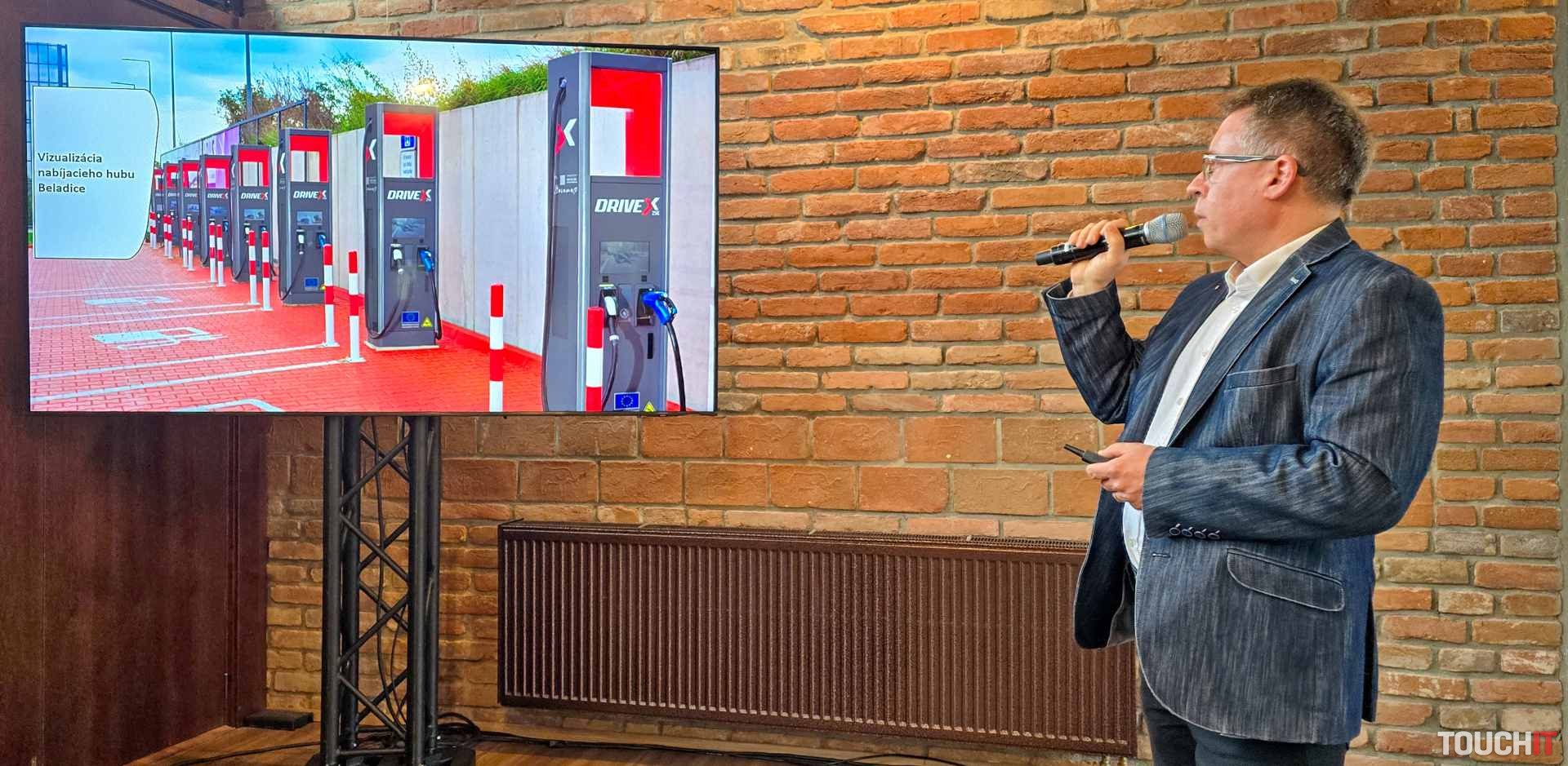 ZSE Drive mení ceny mesačných programov za nabíjanie. Prináša nový DriveX (video)