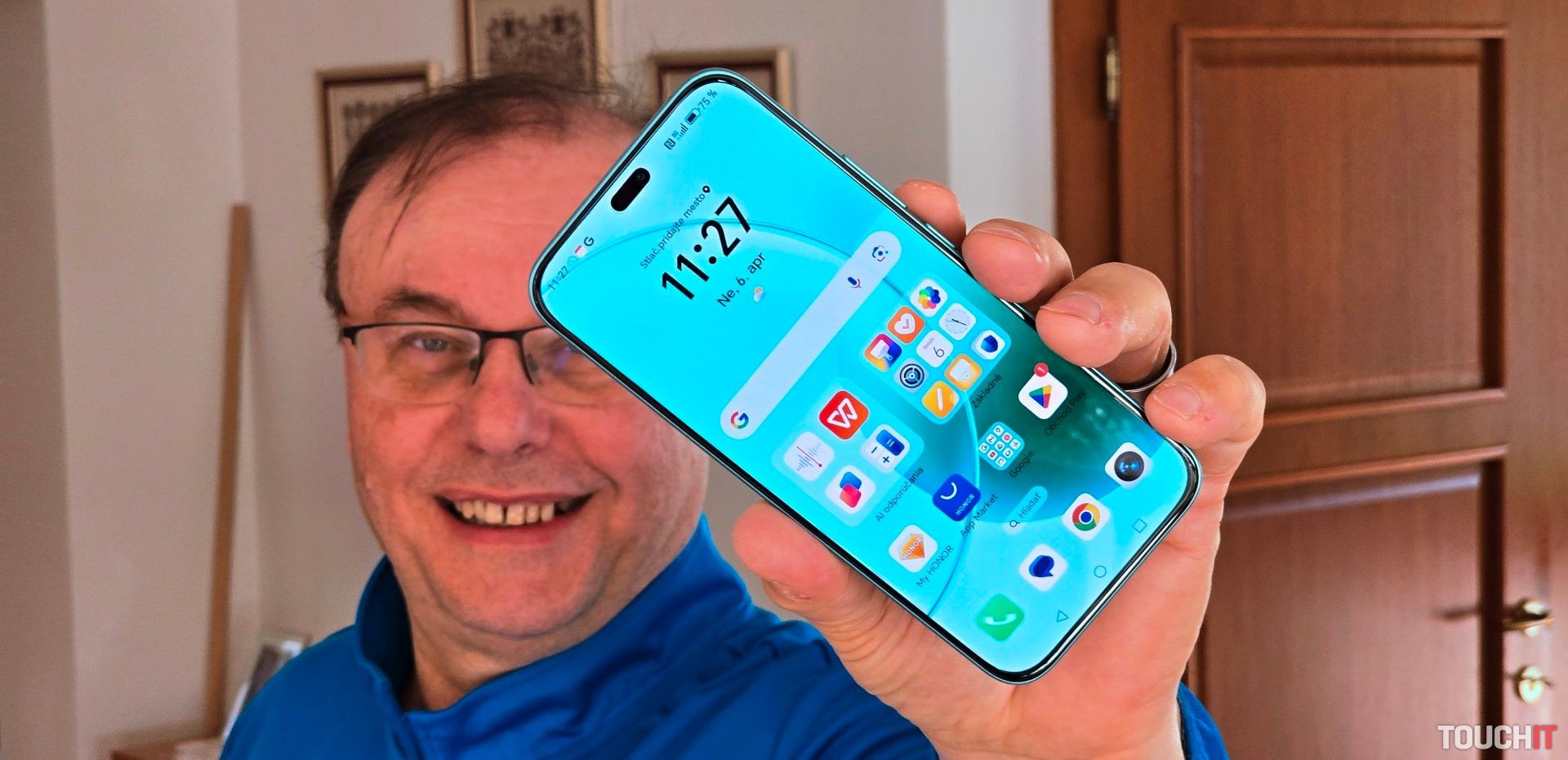 HONOR 400 Lite – prvý Android smartfón s tlačidlom AI fotoaparátu