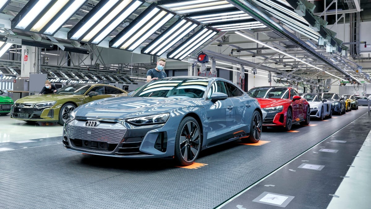 Európske automobilky pozastavili vývoz áut do USA. Zásadne sa to dotýka aj Slovenska