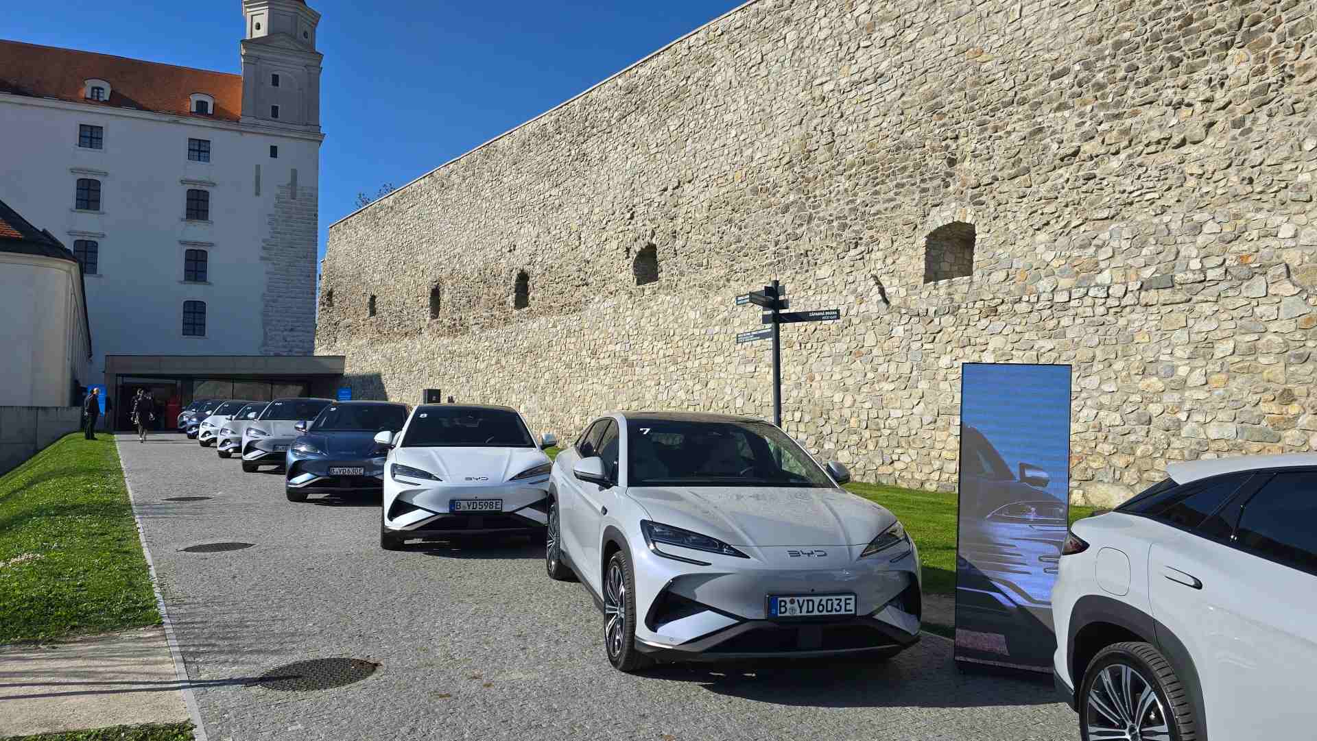Čínsky BYD je na Slovensku. Poznáme ceny a záruky jeho modelov