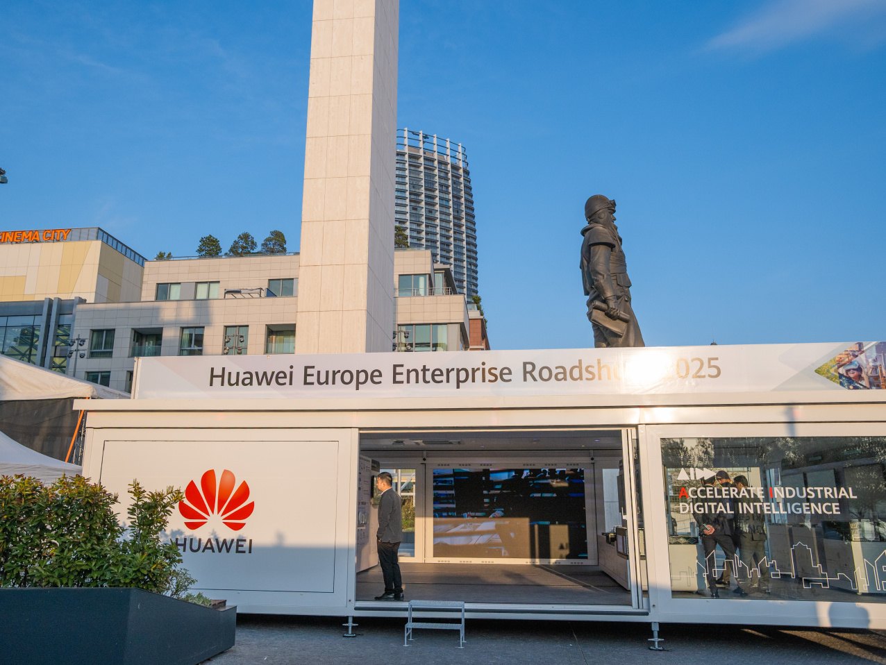 Huawei na Roadshow 2025 priniesol do Bratislavy praktické riešenia pre digitalizáciu
