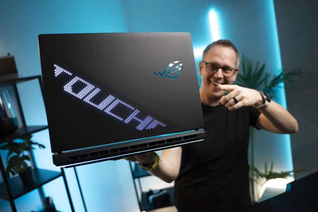 ROG Strix SCAR 18 (2025)