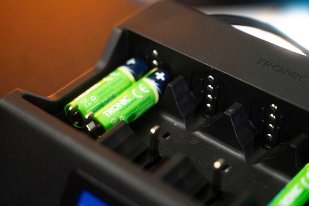 Nabíjačka batérií Tronic