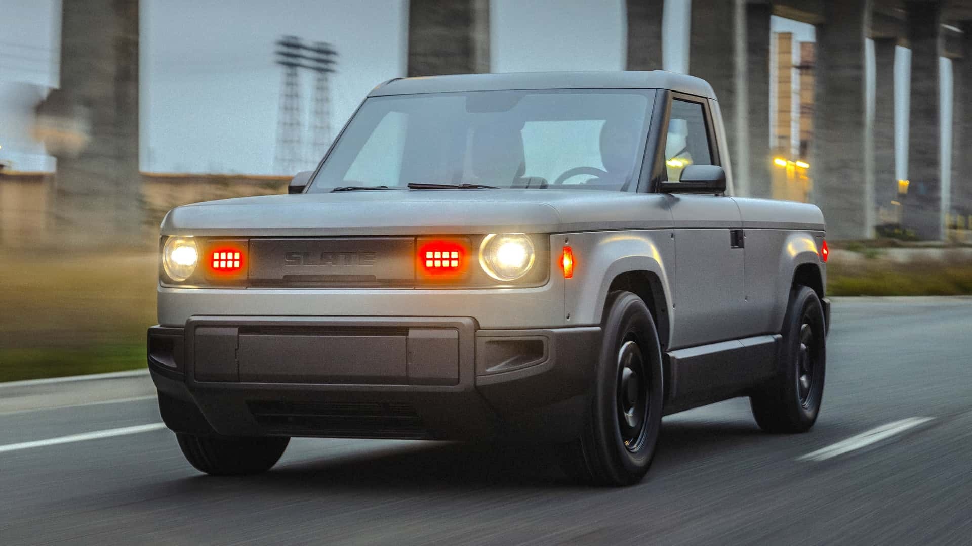 Slate Truck: Absolútne jednoduchý elektrický pick-up v cene najlacnejšej Dacie 