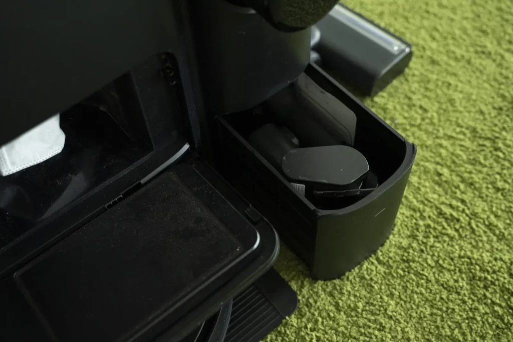 Ecovacs Deebot T30S Combo: Robot aj tyčový vysávač v jednom