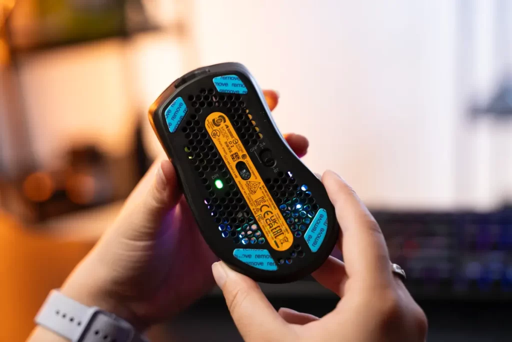 Glorious GMMK 3 a Model D 2 Wireless