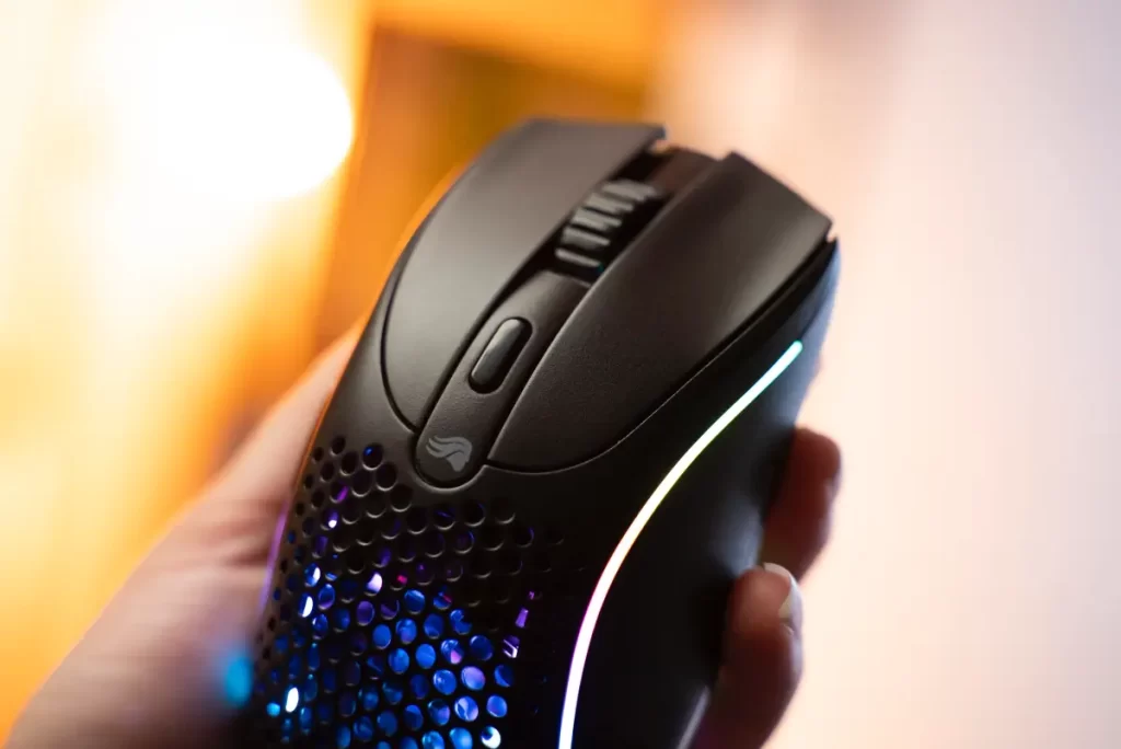 Glorious GMMK 3 a Model D 2 Wireless