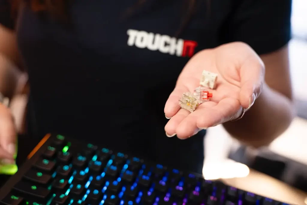 Glorious GMMK 3 a Model D 2 Wireless