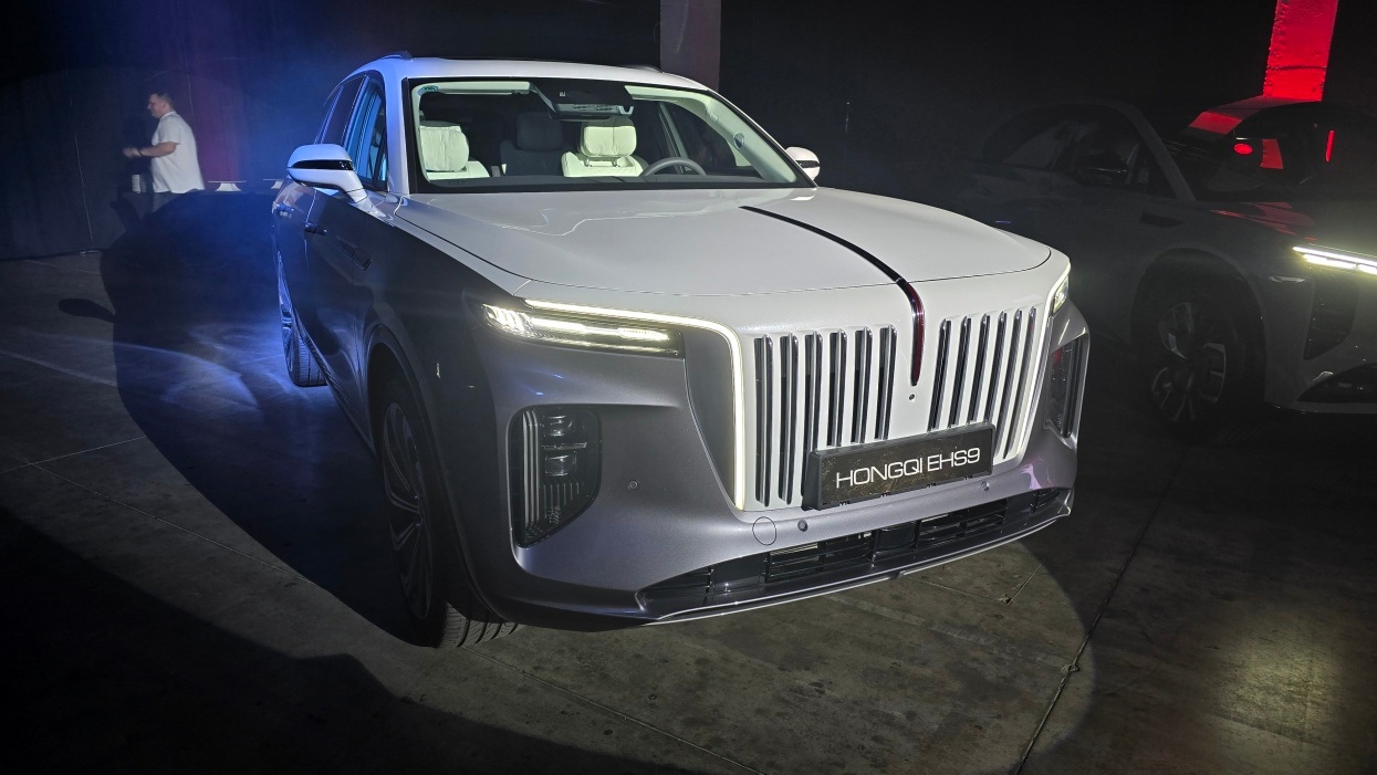 Na Slovensko vstupuje ďalšia čínska automobilka: červená vlajka Hongqi