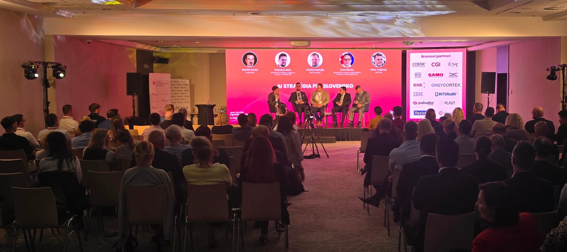 Jarná ITAPA 2025: Štáty bez vlastnej AI neobstoja. Čo stál občiansky a vodičský v mobile?