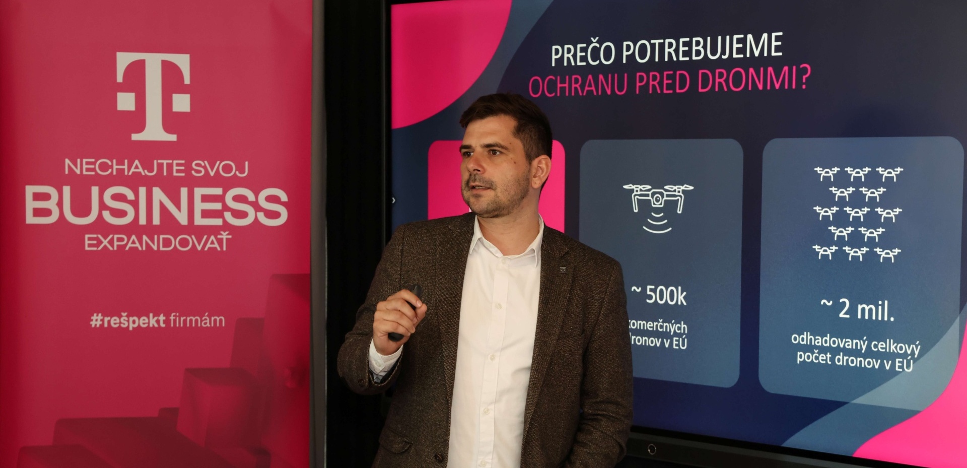 Počas majstrovstiev UEFA 21 sa testovala prítomnosť dronov v okolí štadiónov