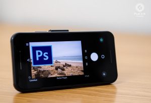 adobe_photoshop_app_on_smartphone