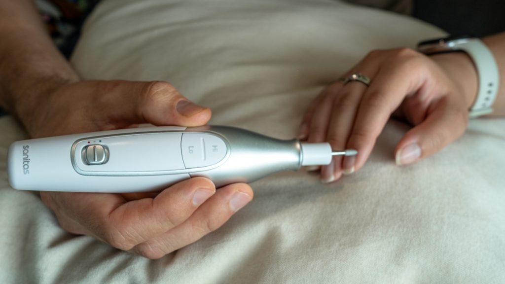 Súprava na manikúru a pedikúru SMA 60