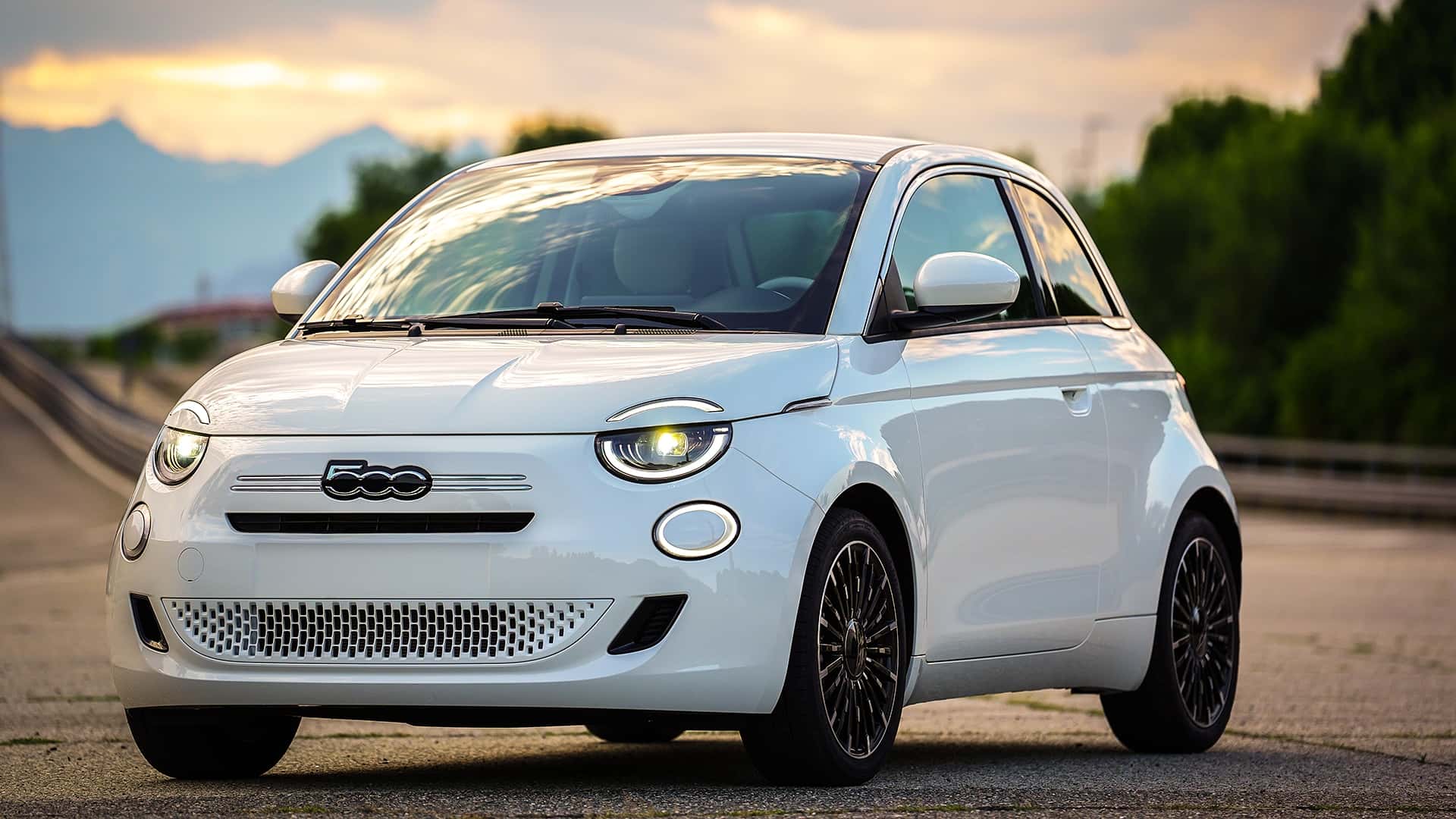 Fiat obnovuje výrobu modelu 500 s benzínovým motorom