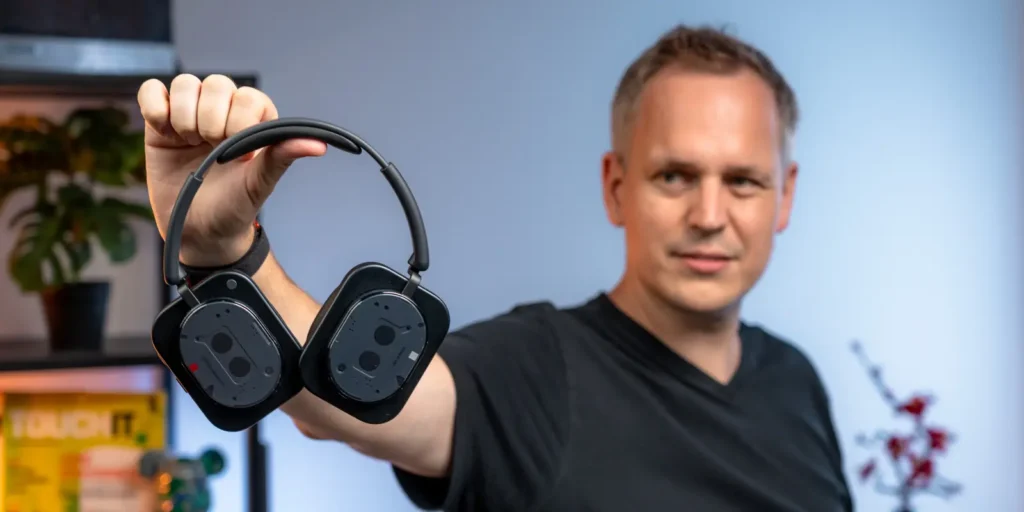 Nothing Headphone (1)