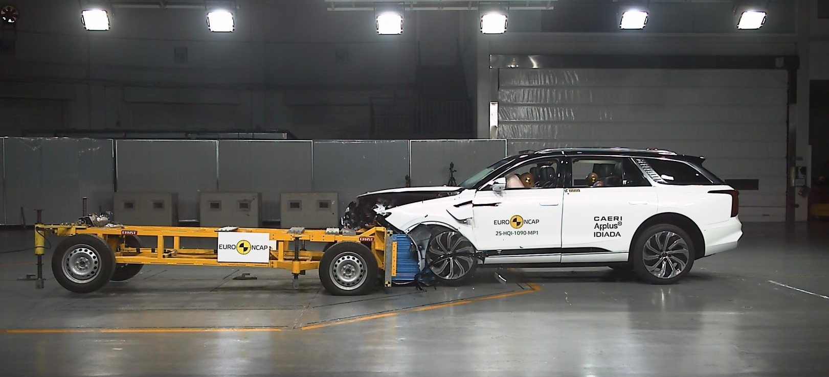 Ako je bezpečné čínske auto Hongqi EHS9?