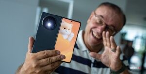 HONOR Magic V5 zvládne preklad do slovenčiny, vylepší vaše fotky a odstráni prekážajúce objekty