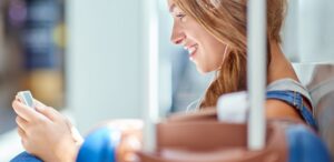 Kiwi.com spúšťa vyhľadanie letov využívajúce AI agentov