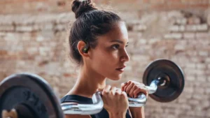 JBL predstavilo slúchadlá, ktoré netlačia v ušiach