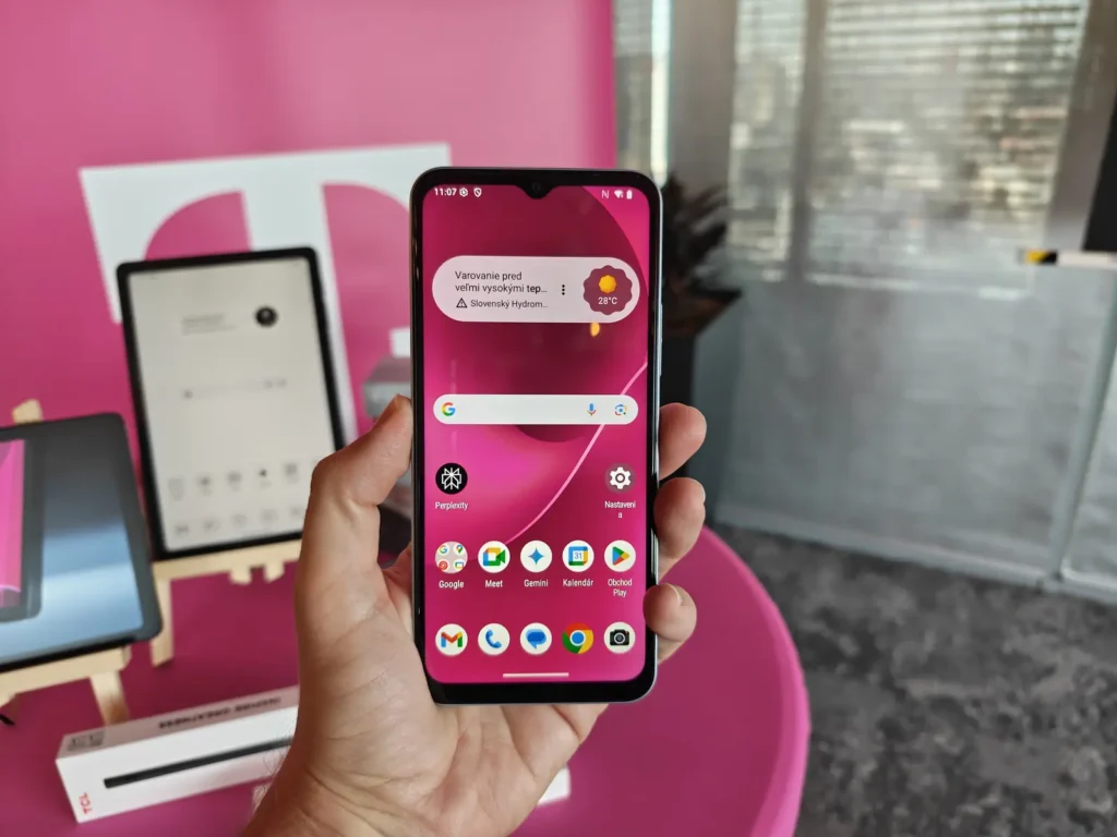 T Phone 3 a T Tablet 2