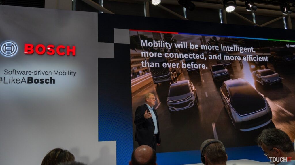 Dr. Stefan Hartung, pri svojej prednáške na IAA v Mníchove