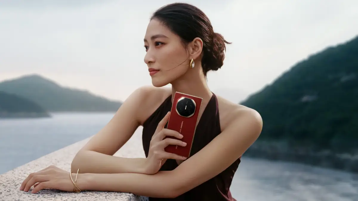 Huawei Mate XTs Ultimate oficiálne: Lepší fotoaparát a nové farby