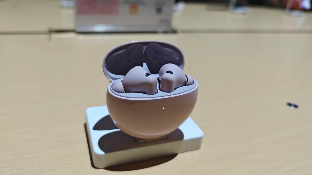 Huawei FreeBuds 7i oficiálne: Slúchadlá na relax, cestovanie aj do práce