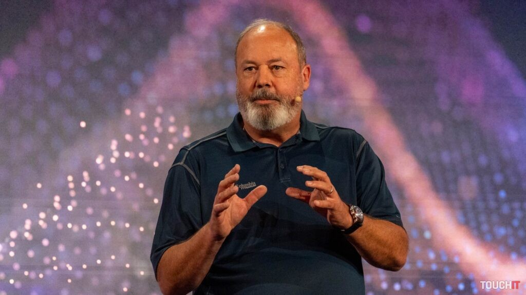 Jim Johnson z Intelu hovoril o novom procesore od Intelu a o podpore AI