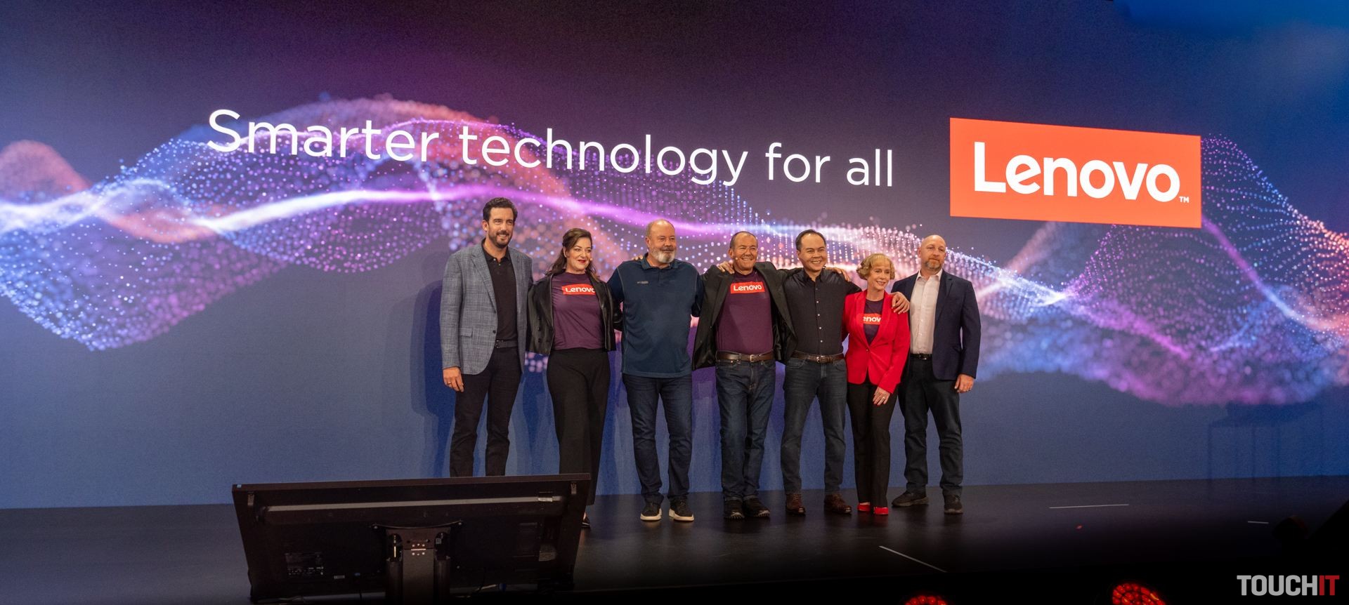 Lenovo predstavilo záplavu produktov pre využitie AI v praxi