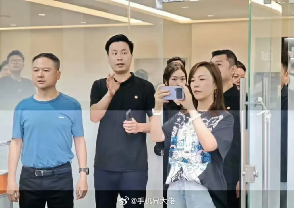 Xiaomi 16 Pro na uniknutej snímke