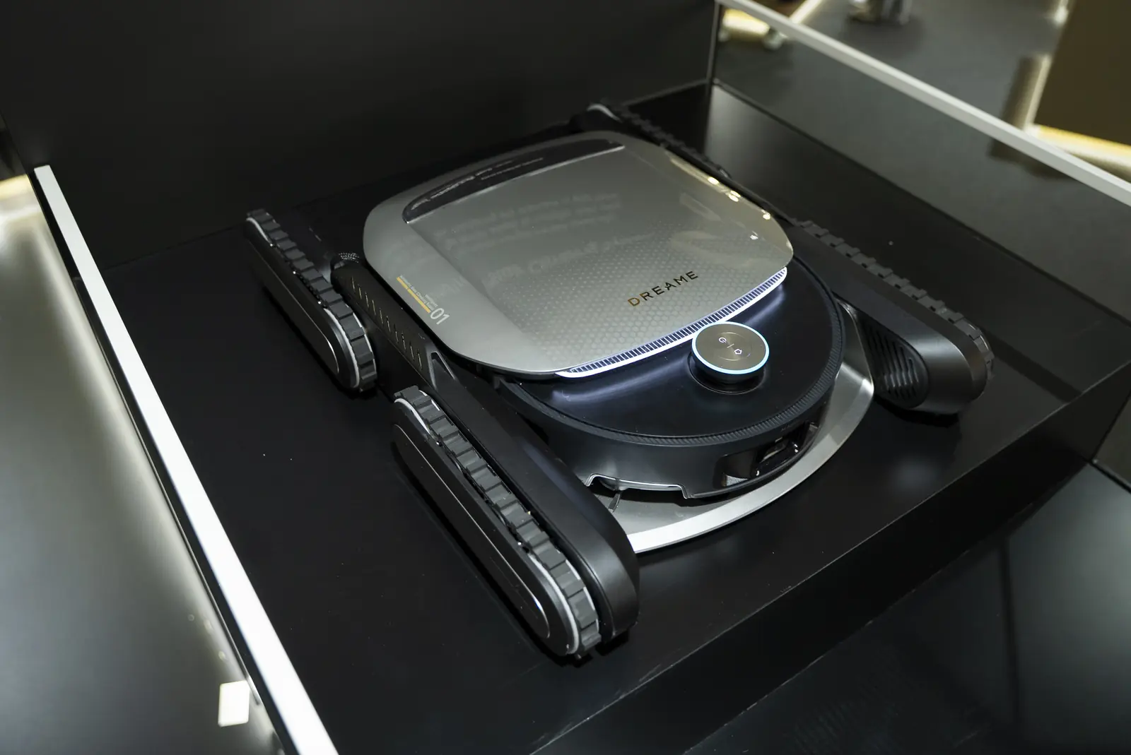 Robotické vysávače novej generácie: Utrú prach a zvládnu aj schody