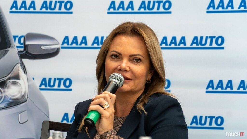 Karolína Topolová, generálna riaditeľka a predsedníčka predstavenstva AURES Holdings