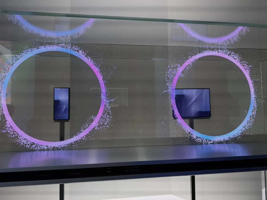 Samsung Galaxy TriFold na verejnosti