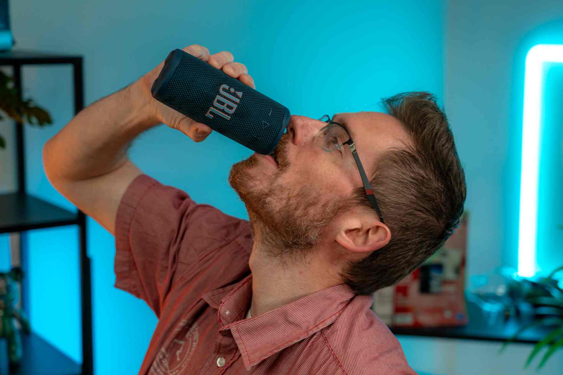 Vreckový párty starter: JBL Grip prináša silný zvuk v kompaktnom tvare (RECENZIA)